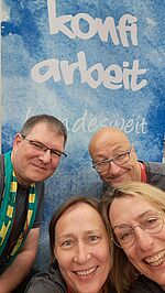 Selfie vom Stand "Konfi-Arbeit bundesweit" Kirchentag 2023